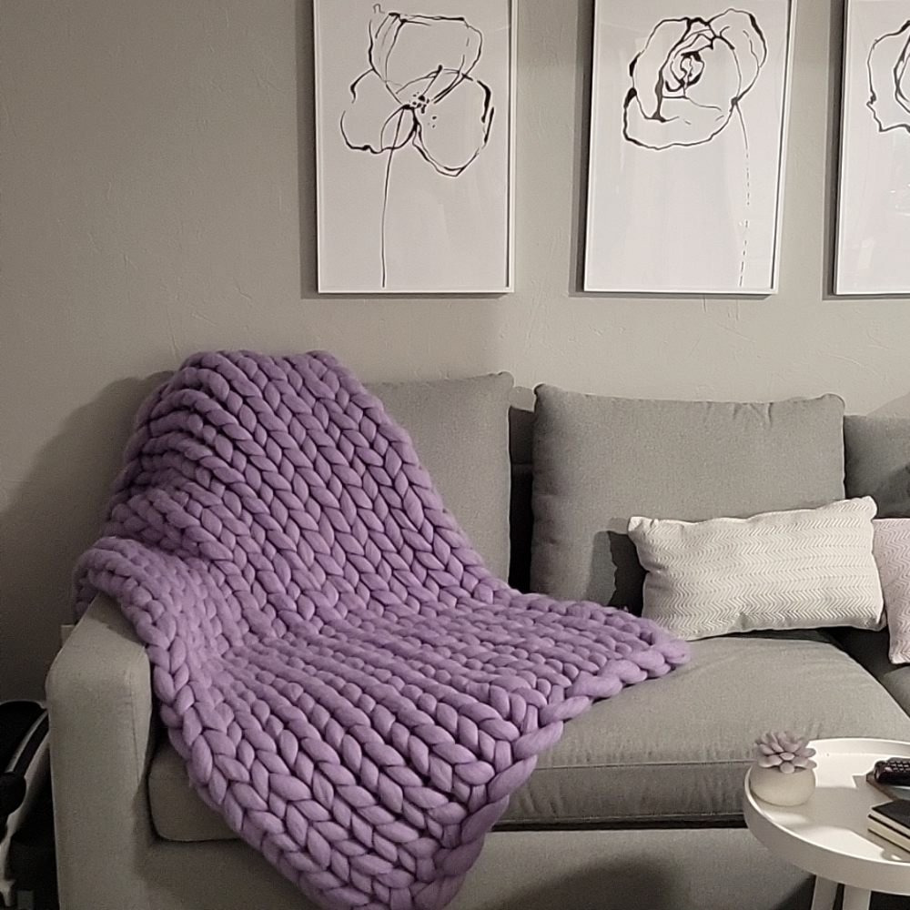 CHUNKY KNIT BLANKET